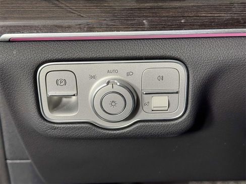 Used 2025 Mercedes-Benz GLE 350 4MATIC image 19