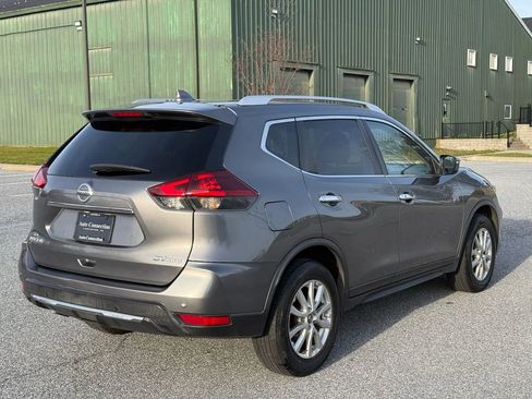 Used 2019 Nissan Rogue SV image 8