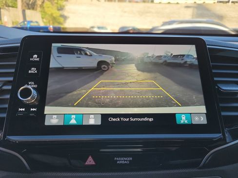 Used 2024 Honda Ridgeline Sport image 11