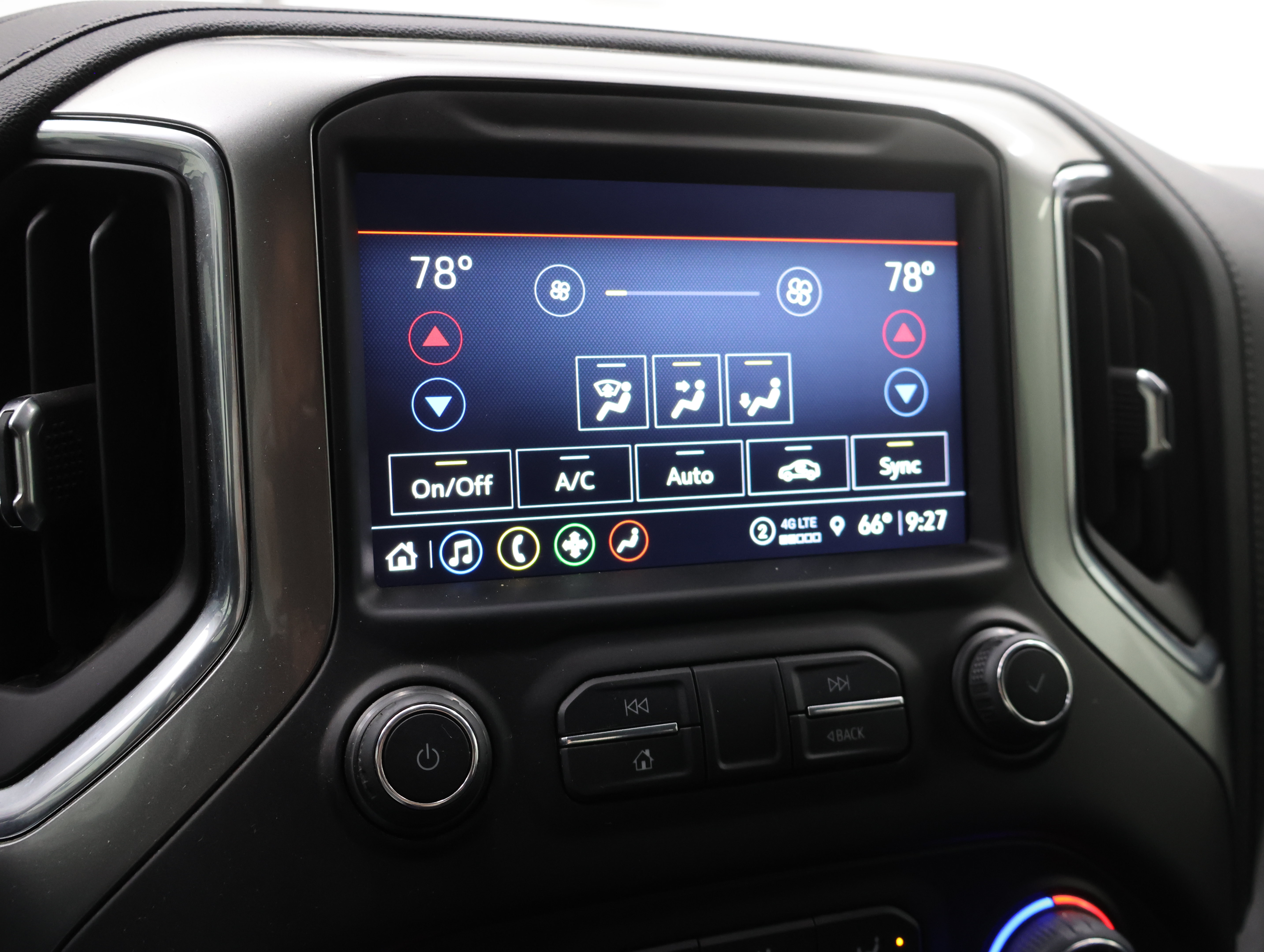 Used 2021 Chevrolet Silverado 2500 LT w/ Midnight Edition AWD/4WD image 11