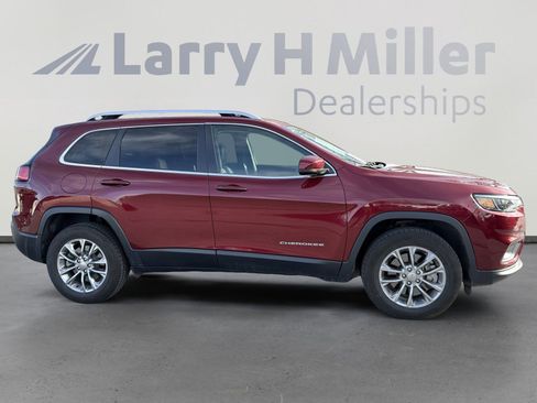 Certified 2020 Jeep Cherokee Latitude Plus w/ Cold Weather Group image 9