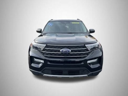 Used 2022 Ford Explorer XLT w/ Equipment Group 202A image 9