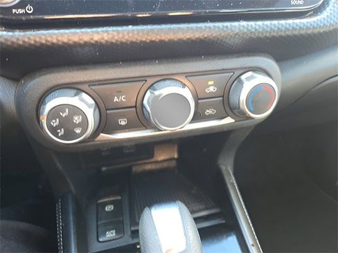 Used 2024 Nissan Kicks SV image 15