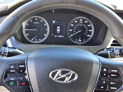 Used 2017 Hyundai Sonata SE image 18
