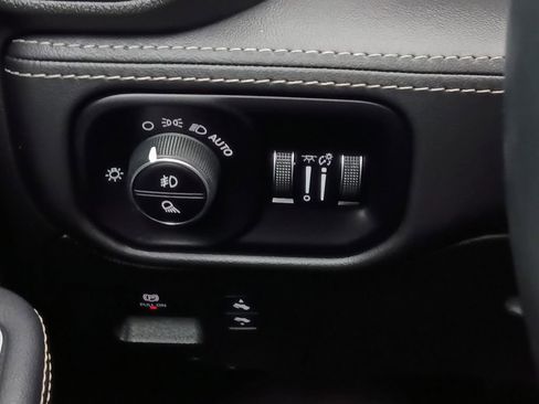 Used 2024 RAM 1500 Limited AWD/4WD image 12