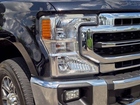 Used 2021 Ford F250 Lariat w/ Lariat Value Package AWD/4WD image 9