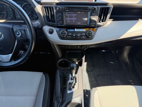 Used 2018 Toyota RAV4 XLE AWD/4WD image 16