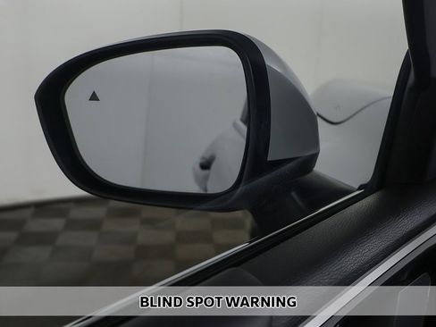 Used 2024 Mitsubishi Outlander SE image 6