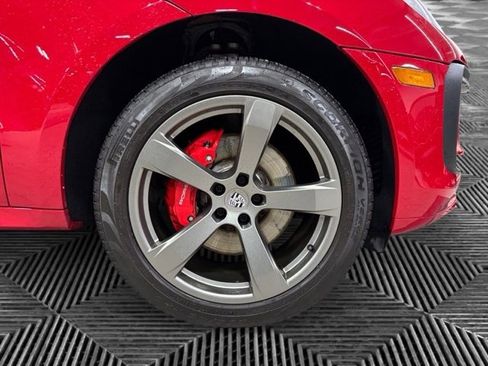 Used 2022 Porsche Macan S image 30