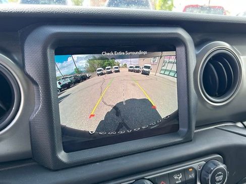 Used 2023 Jeep Wrangler Unlimited w/ Cold Weather Group AWD/4WD image 33