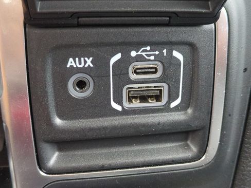 Used 2024 Jeep Gladiator Sport AWD/4WD image 24