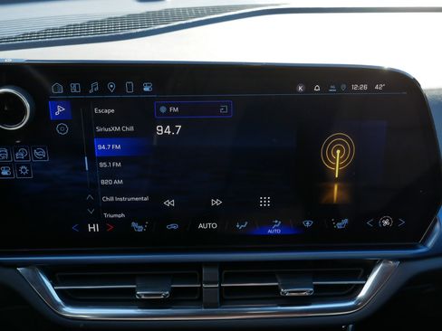 Used 2024 Chevrolet Equinox EV LT w/ LPO, Trailering Package image 22