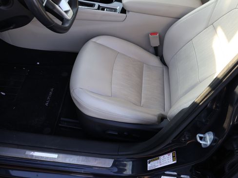 Used 2020 Nissan Altima 2.5 Platinum image 37