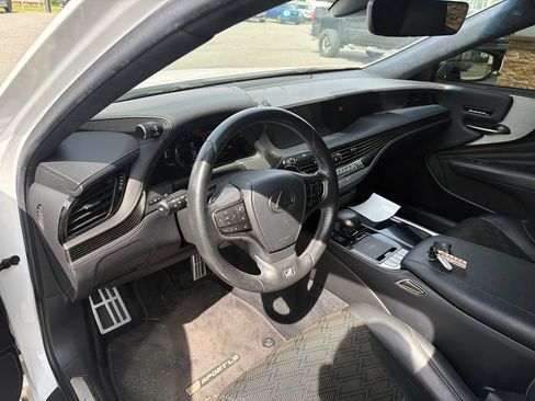 Used 2018 Lexus LS 500 F Sport w/ Accessory Package (Z2) RWD image 4