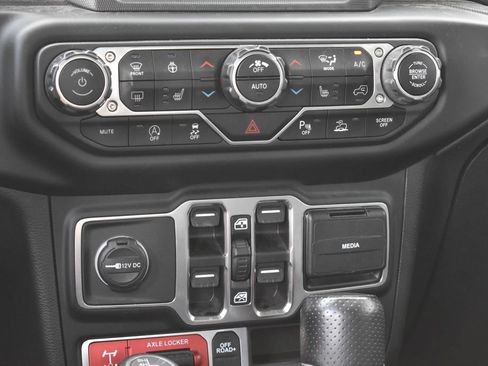 Used 2021 Jeep Gladiator Mojave AWD/4WD image 13