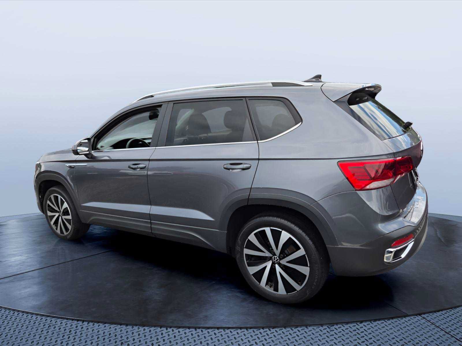 Used 2023 Volkswagen Taos SE FWD image 5