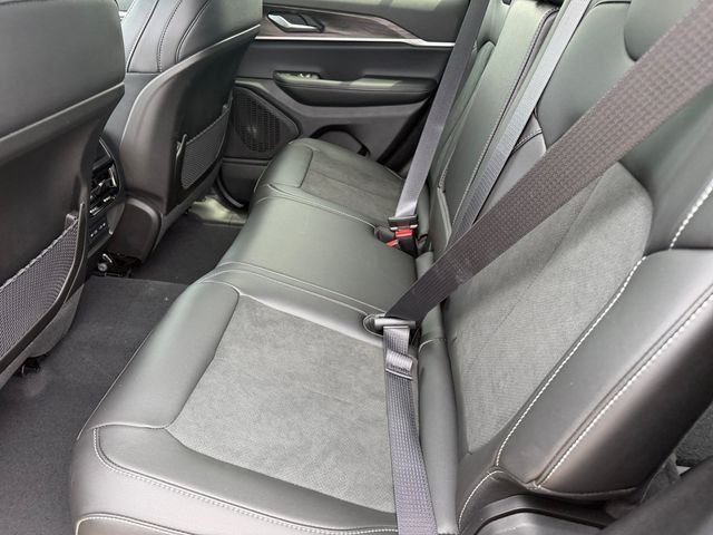New 2026 Jeep Grand Cherokee Altitude AWD/4WD image 10