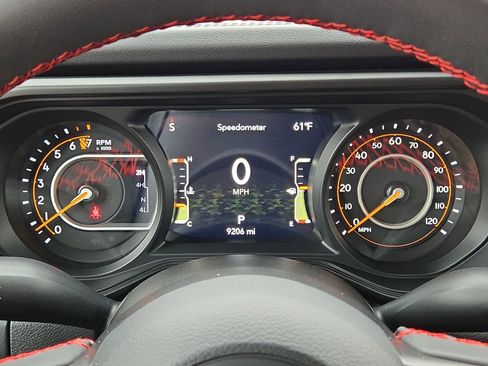 Used 2024 Jeep Gladiator Rubicon w/ Technology Group image 20