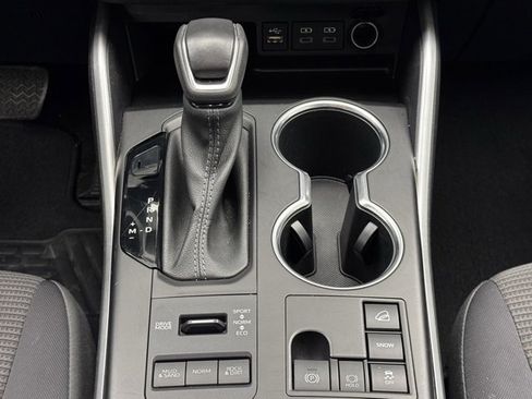 Used 2023 Toyota Highlander LE image 31