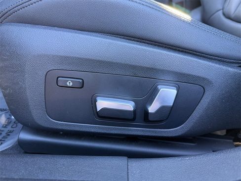 Used 2019 BMW 330i xDrive Sedan w/ Driving Assistance Package image 33