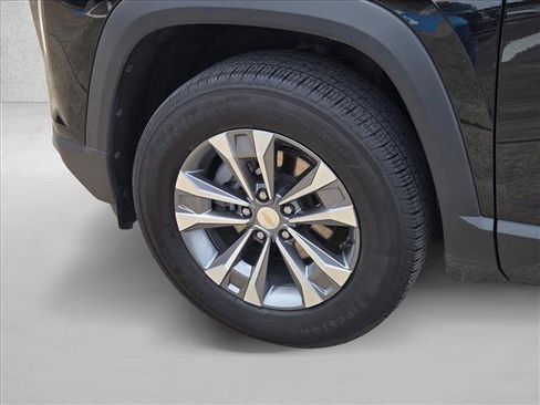 Used 2025 Chevrolet Equinox LT FWD image 22