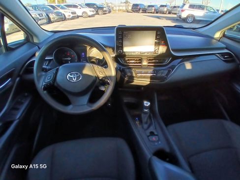 Used 2020 Toyota C-HR LE image 23