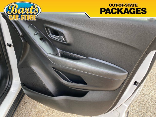 Used 2017 Chevrolet Trax LT w/ LT Convenience Package AWD/4WD image 13