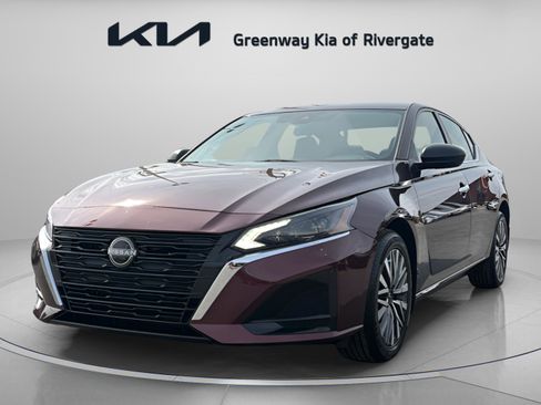 Used 2024 Nissan Altima 2.5 SV image 4