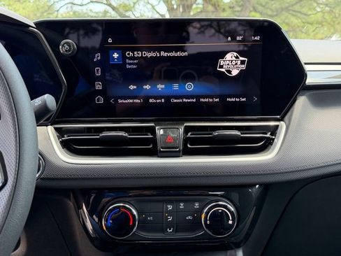 Used 2026 Chevrolet TrailBlazer LT w/ Driver Confidence Package FWD image 13