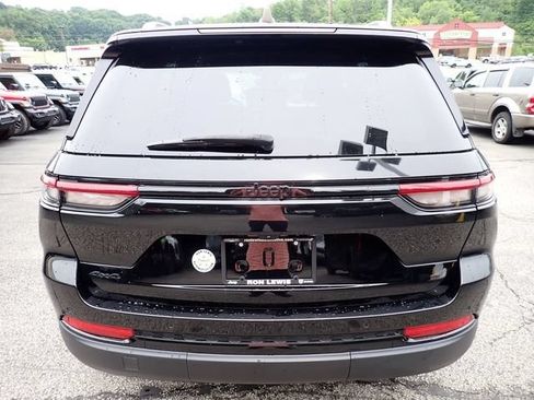 Certified 2023 Jeep Grand Cherokee Altitude AWD/4WD image 4