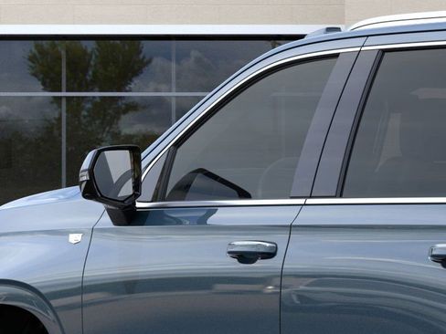 New 2026 Cadillac Escalade Luxury AWD/4WD image 12
