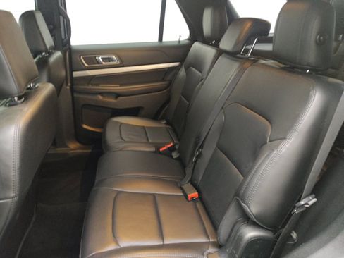 Used 2018 Ford Explorer XLT w/ Equipment Group 202A image 18