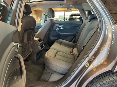Used 2021 Audi e-tron Premium w/ Convenience Plus Package image 36