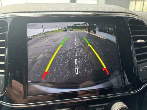 Used 2019 Jeep Grand Cherokee Altitude AWD/4WD image 14