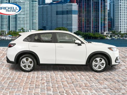 Used 2024 Honda HR-V LX image 10