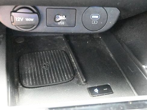 Used 2025 Hyundai Elantra SEL FWD image 38