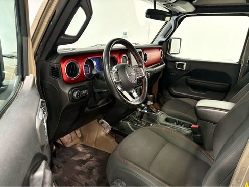 Used 2020 Jeep Gladiator Rubicon w/ Cold Weather Group image 12