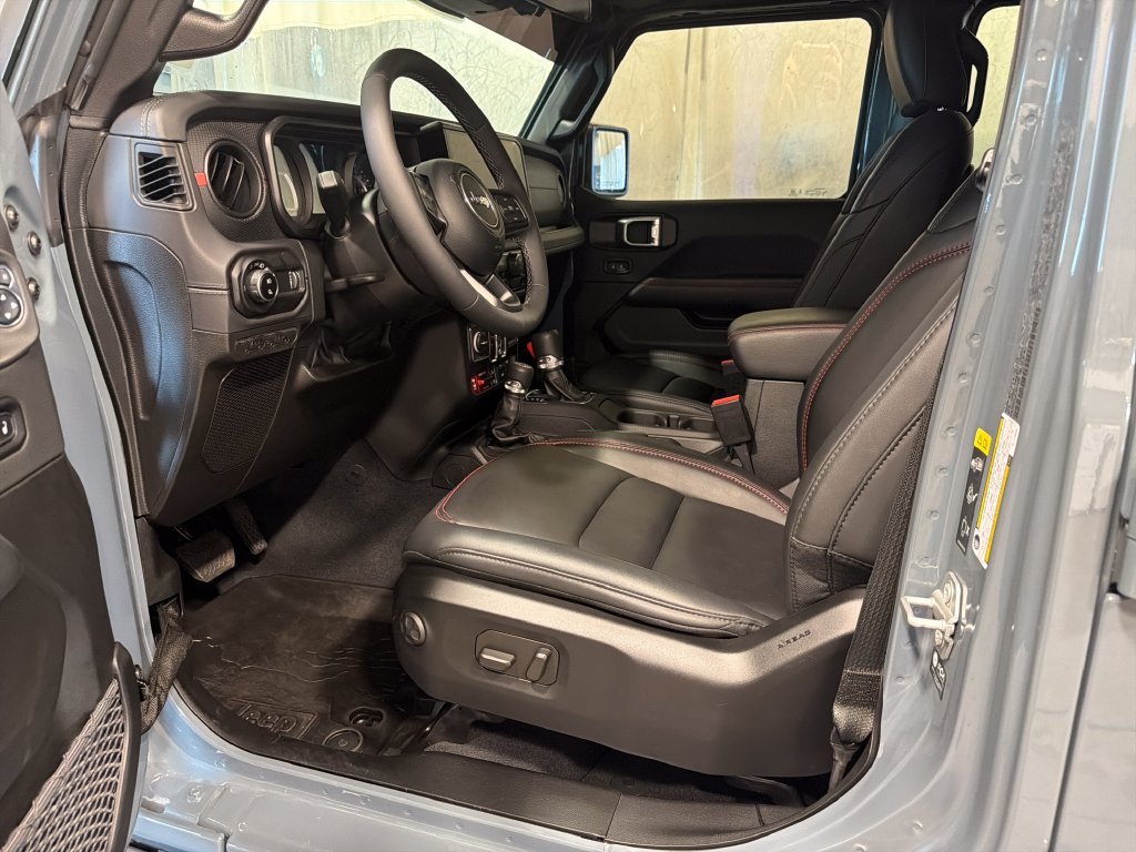Used 2026 Jeep Gladiator Rubicon AWD/4WD image 3