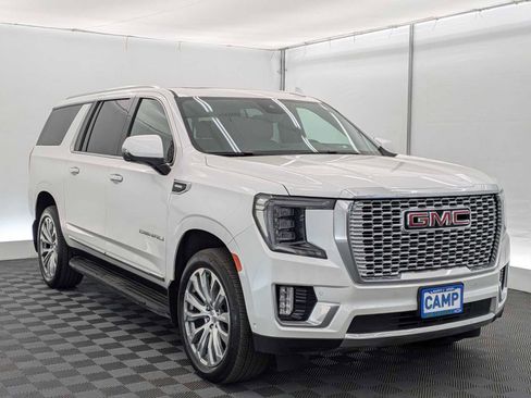 Used 2023 GMC Yukon XL Denali w/ Advanced Technology Package AWD/4WD image 8