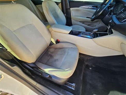 Used 2019 Buick Regal Preferred w/ Sights and Sounds Package image 20