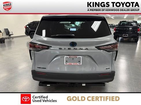 Used 2025 Toyota Sienna XLE Woodland Edition AWD/4WD image 7