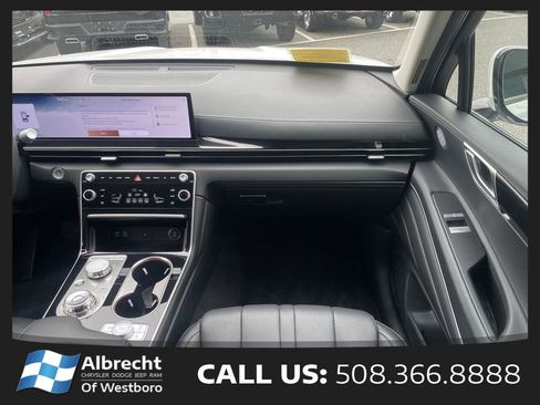 Used 2025 Genesis GV80 2.5T Standard AWD/4WD image 23