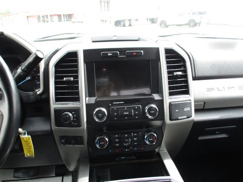 Used 2021 Ford F250 Lariat w/ Lariat Value Package AWD/4WD image 34