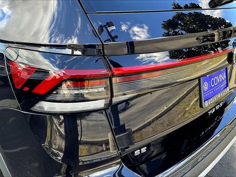 New 2026 Volkswagen Taos SE image 22