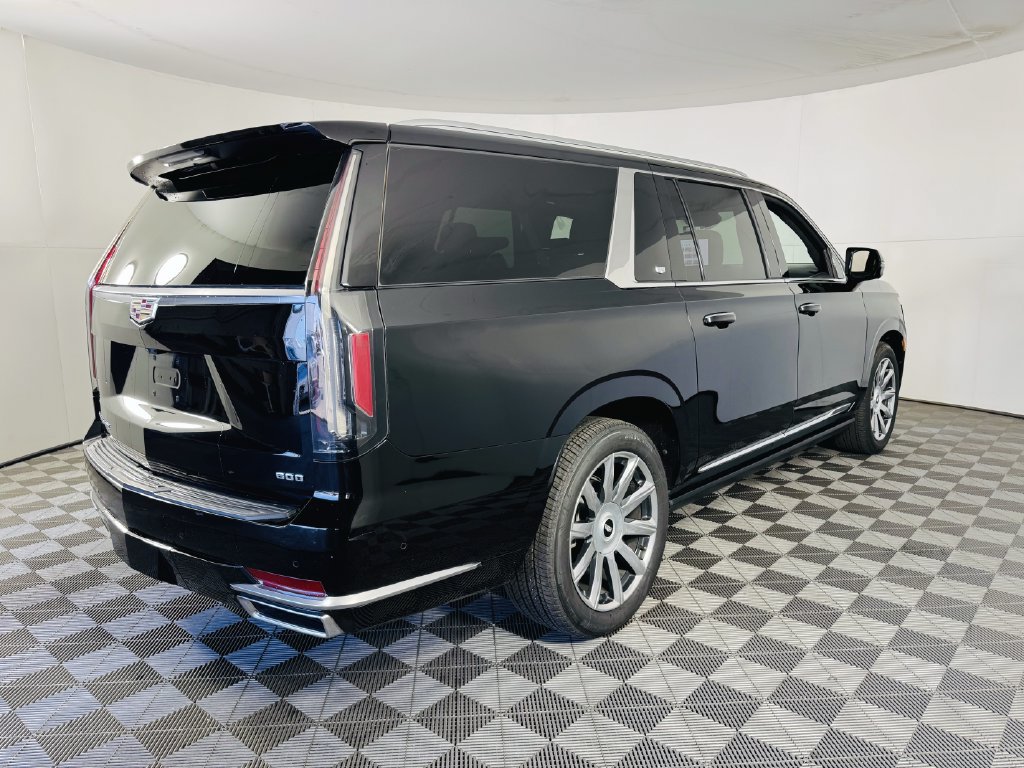 Used 2023 Cadillac Escalade ESV Premium Luxury Platinum w/ Heavy-Duty Trailer Package AWD/4WD image 37