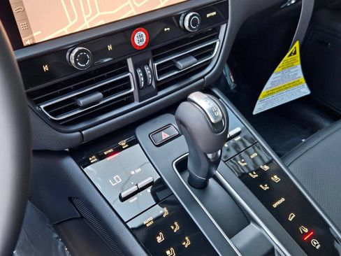 New 2026 Porsche Macan AWD/4WD image 22