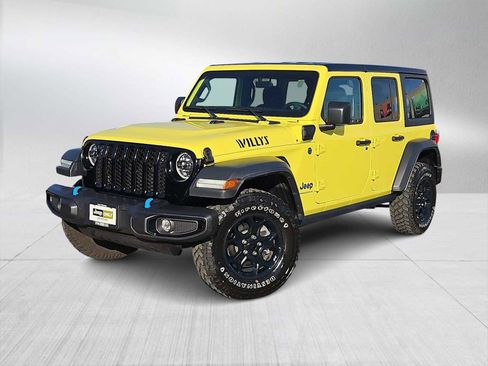 Used 2023 Jeep Wrangler Unlimited w/ 8.4" Radio Group image 3