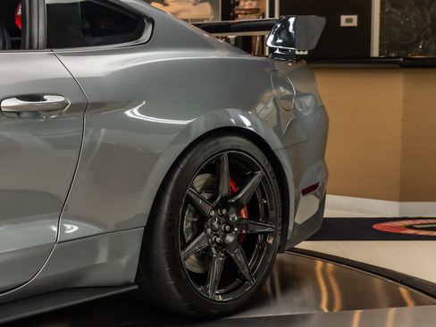 Used 2020 Ford Mustang Shelby GT500 w/ Carbon Fiber Track Pack RWD image 30