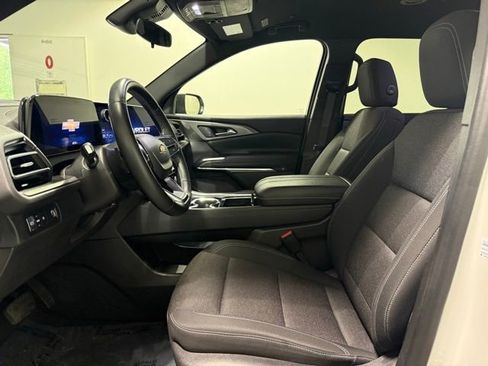 Certified 2024 Chevrolet Traverse LT FWD image 13