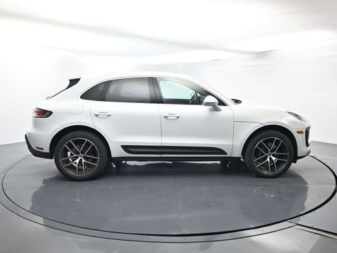 Certified 2024 Porsche Macan image 16